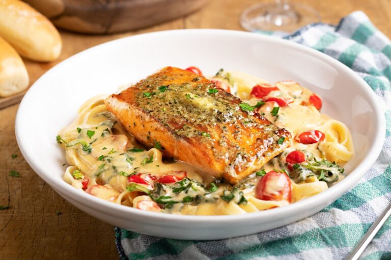 Grilled Salmon Alfredo Grande